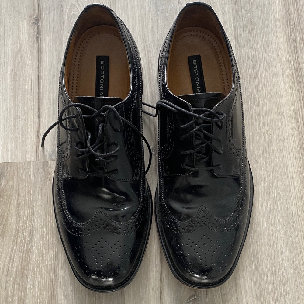Bostonian Glossy Black Men's Oxfords